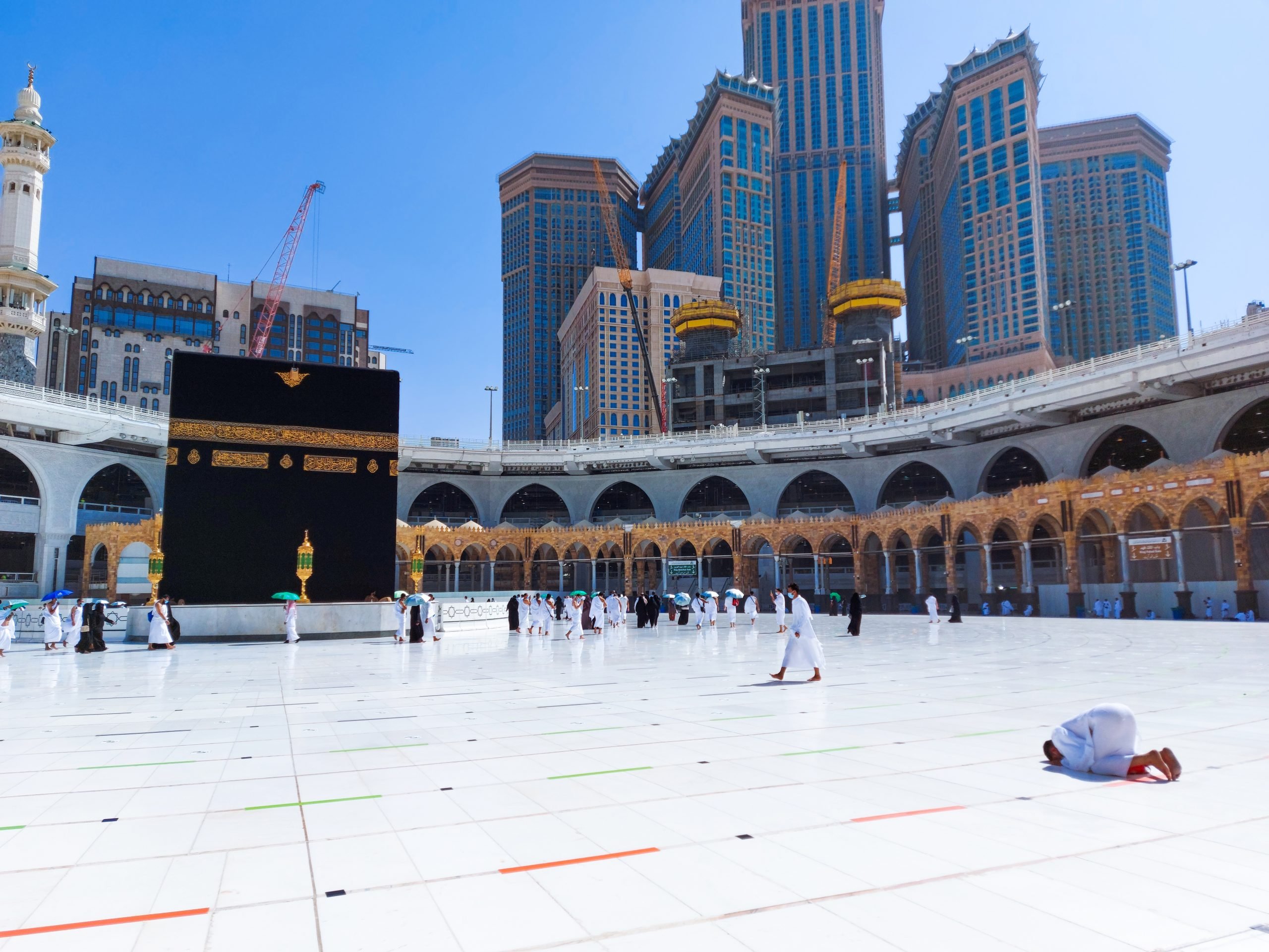 pilgrims in kaaba in macca al haram umrah covid 2023 11 27 05 06 31 utc scaled